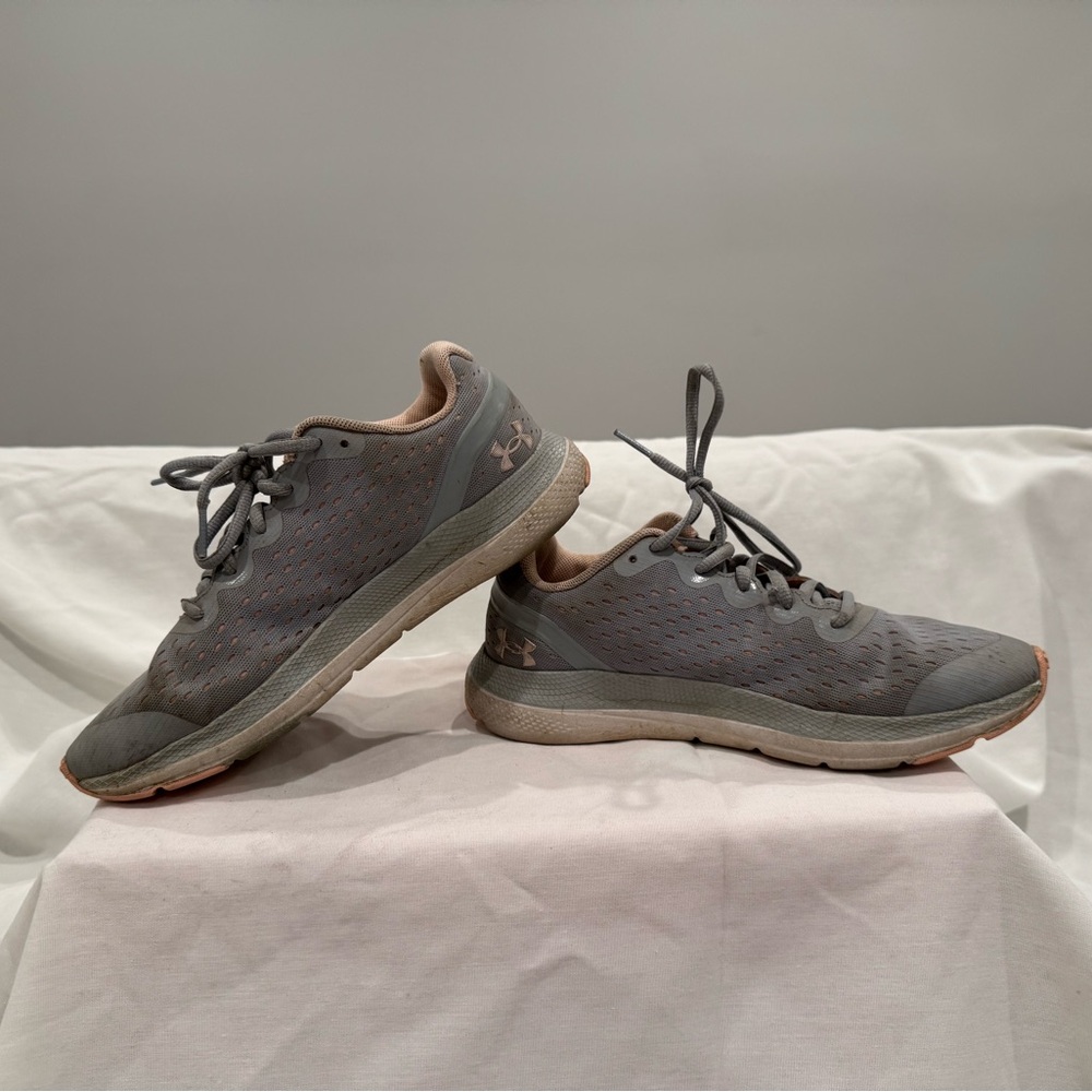 Under Armour Girls Gray Athletic Shoes
